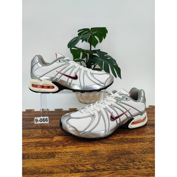 Nike Women's Air Max Torch SL Stripe White Leather Running Shoes 9 US - Picture 1 of 9